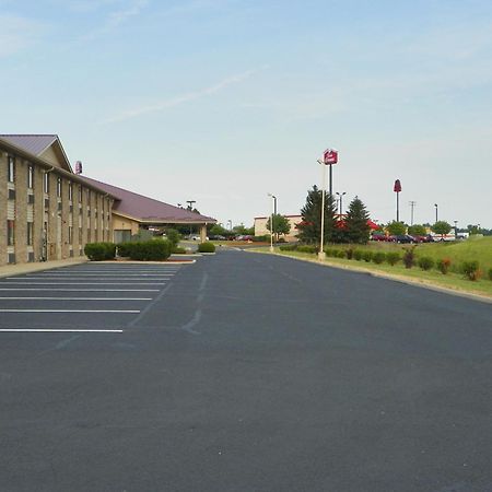 Royalton Inn & Suites Upper Sandusky Exterior foto